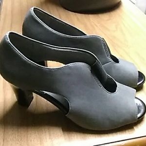 Size 7 open toe heels